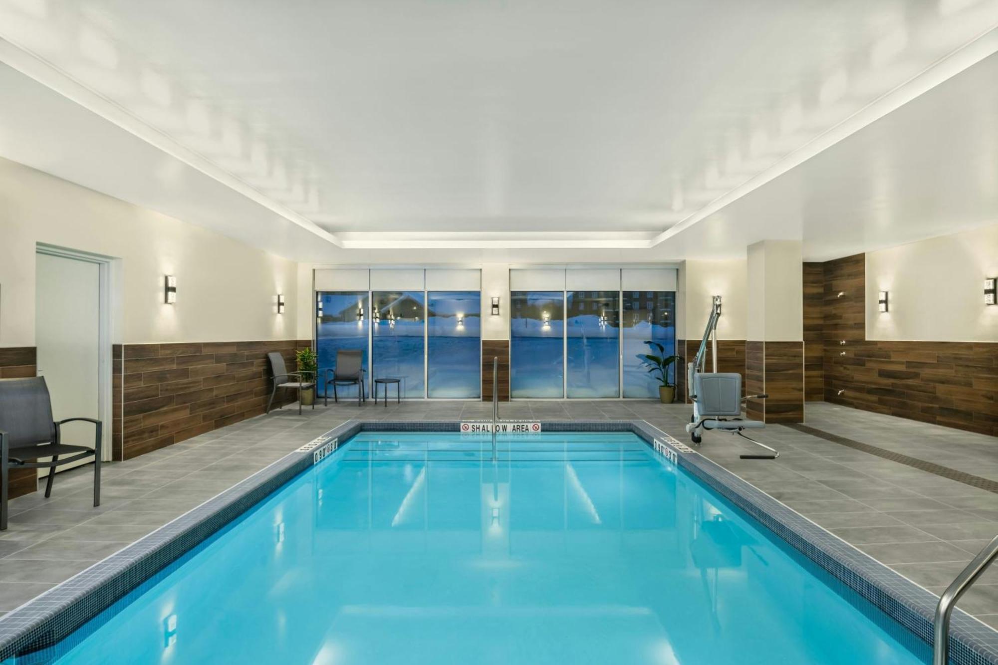 Fairfield By Marriott Inn & Suites Gravenhurst Muskoka Exterior foto